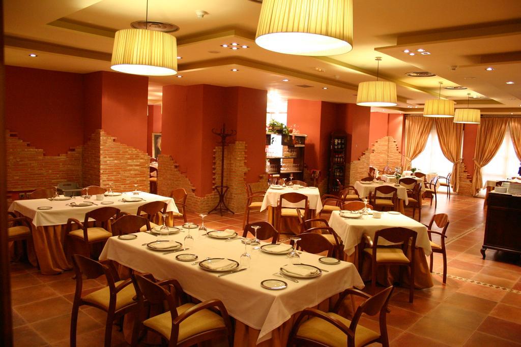 Hotel Cervantes Linares  Restoran gambar